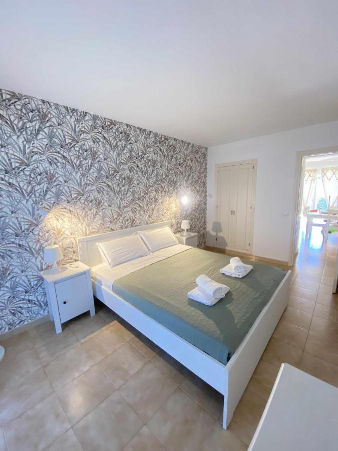 Apartamento Bajo Con Piscina Macarella Cala'N Blanes  Екстериор снимка