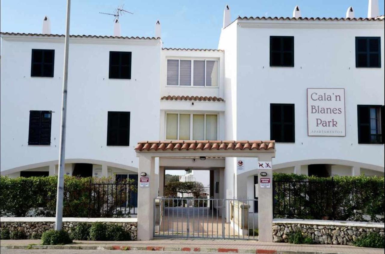 Apartamento Bajo Con Piscina Macarella Cala'N Blanes  Екстериор снимка